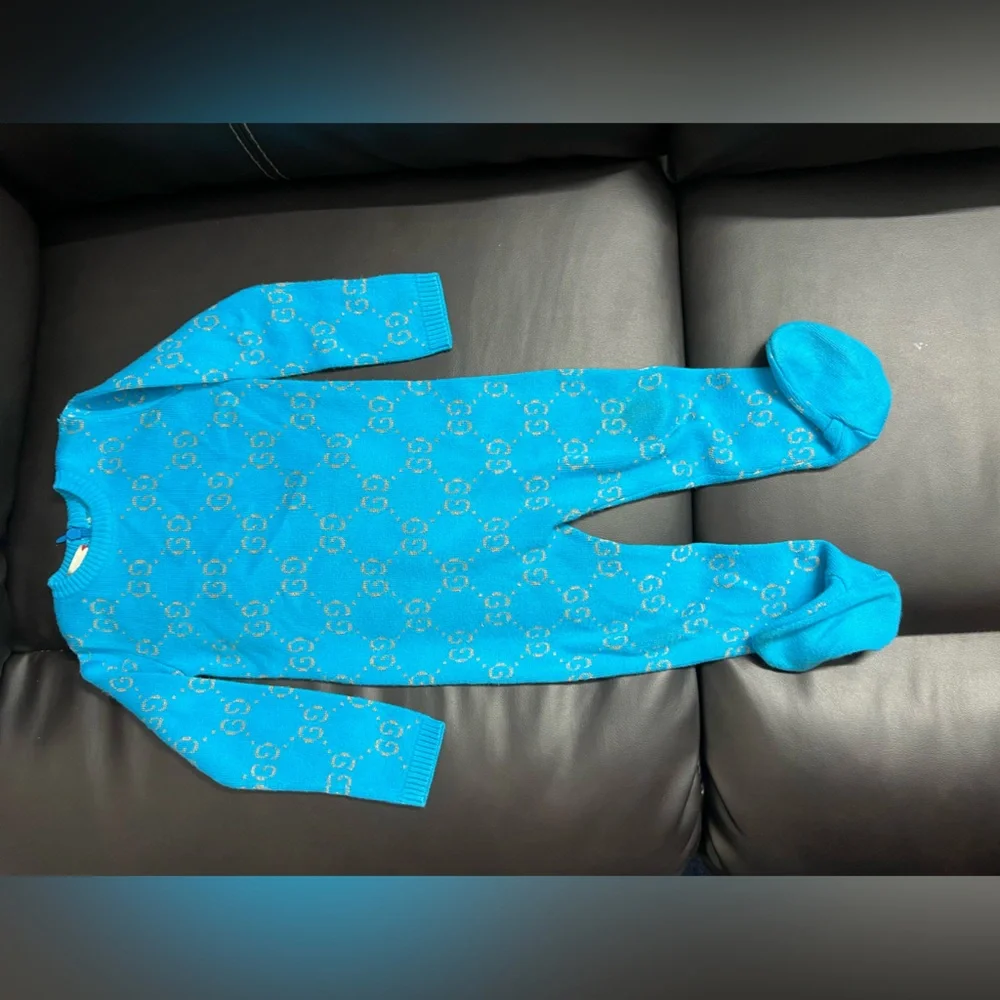 GUCCI ONESIE there was damage, but I it been fixed - Picture 2 of 12